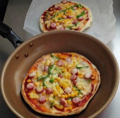 フライパンで手作りピザ